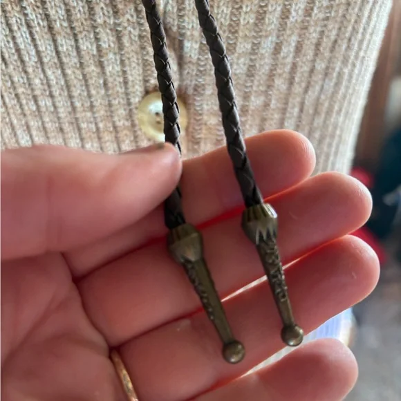 Vintage White Rose Bolo Tie with Green Jewel Accent - Picture 4 of 4